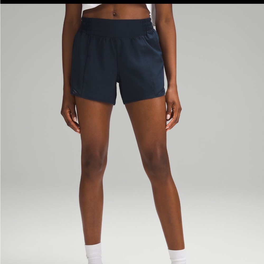 Lululemon Hotty Hot 4” High Rise Short- Navy size 2